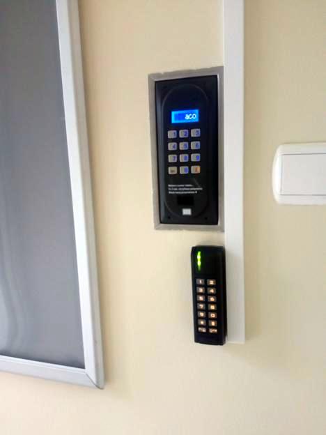 Wejście na kartę do szkoły - monitoring wizyjny i kontrola dostępu